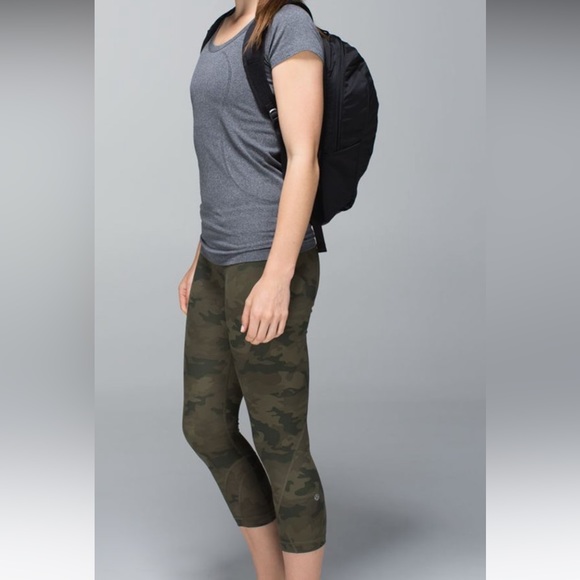 Lululemon Run: Inspire Crop II *All Luxtreme
Savasana Camo 20cm Fatigue Green - Picture 2 of 4